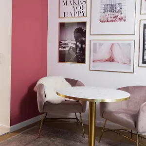 Nikolai Homes Vienne